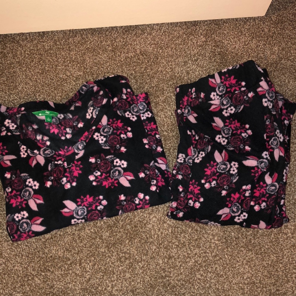 NWOT dip sleepwear 100% polyester WARM PJ SET!